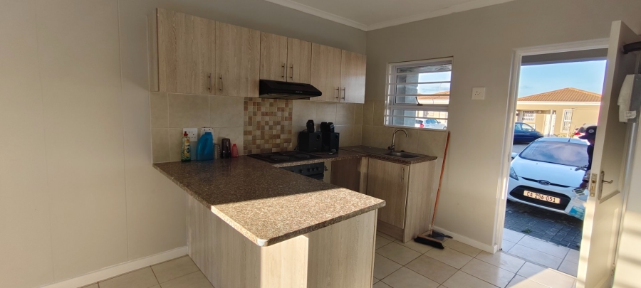 2 Bedroom Property for Sale in Strandfontein Village Western Cape